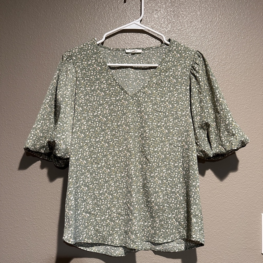 Pleione Green Ruffled Short Sleeve Blouse